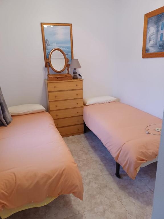 Quesada Dream Villa Twin Bedroom